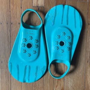 DaFin size 3-4 x-small women’s fins
